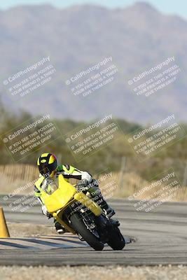 media/Dec-01-2025-Moto Forza (Mon) [[2daa91e15f]]/2-Intermediate Group/Session 3 (Turn 3)/